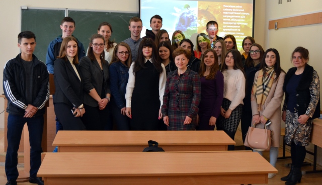 Заключне фото з учасниками конференції